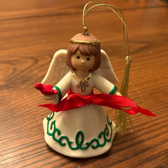 NWOT! Lenox for the Holidays Christmas angel holding cardinal - Picture 3 of 8